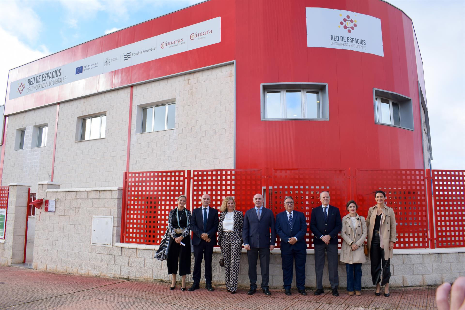 La Cámara de Comercio de Badajoz inaugura un nuevo Coworking Digital en Almendralejo La Cámara de Comercio de Badajoz inaugura un nuevo Coworking Digital en Almendralejo