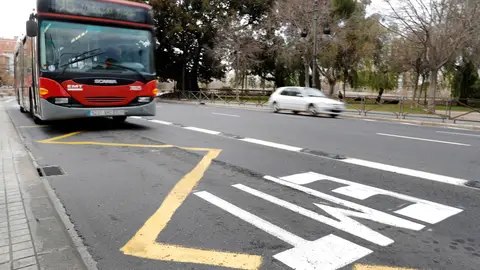 Un autobús de la Empresa Municipal de Transportes (EMT) de València, en una imagen de archivo. Un autobús de la Empresa Municipal de Transportes (EMT) de València, en una imagen de archivo.