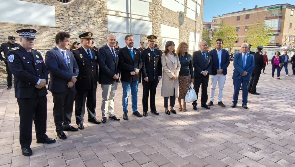 Las autoridades no han querido perderse la exhibición de la Policía Nacional de Ciudad Real