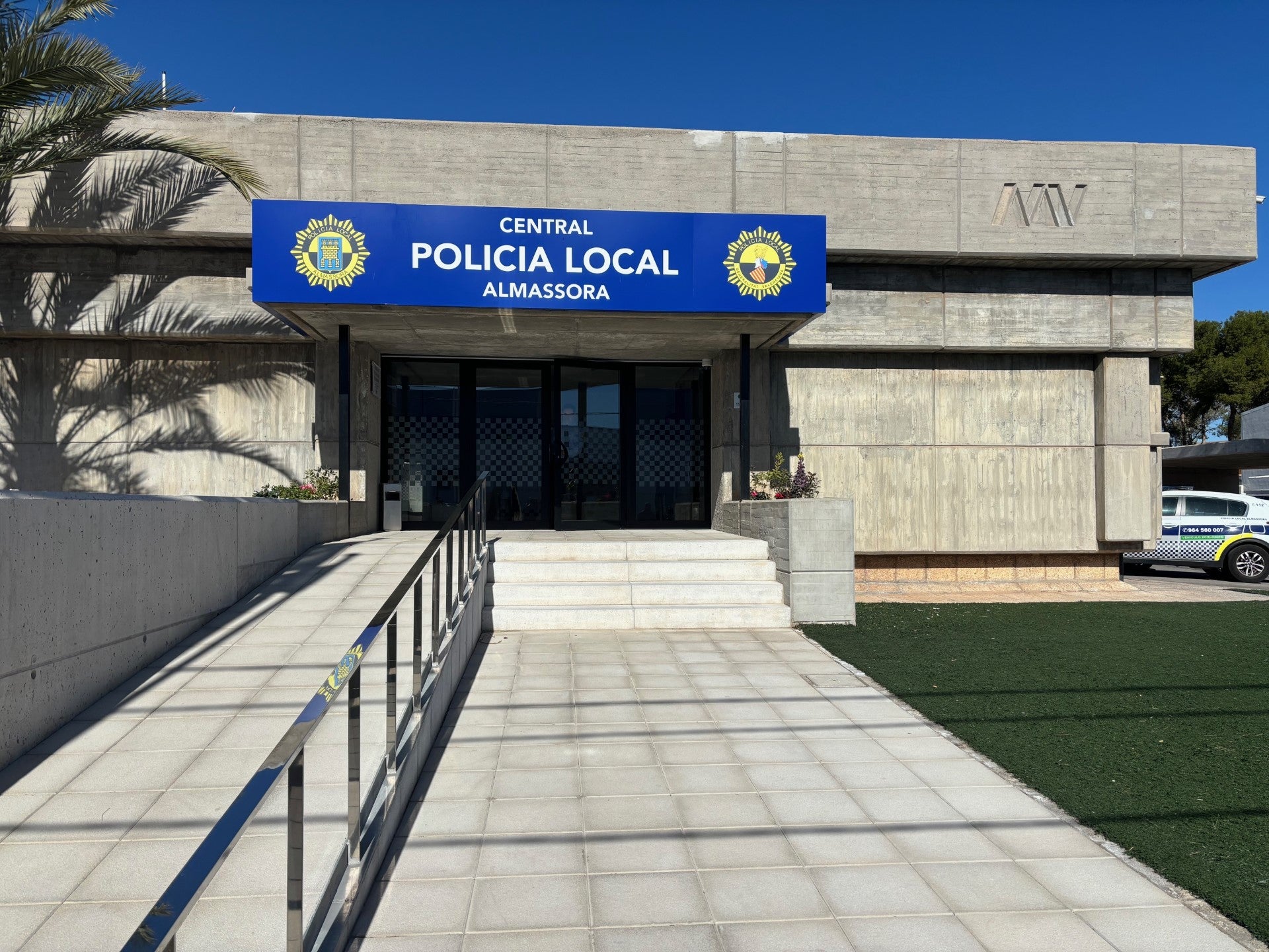 La Policía Local de Almassora detiene a un hombre por robar en tres vehículos La Policía Local de Almassora detiene a un hombre por robar en tres vehículos