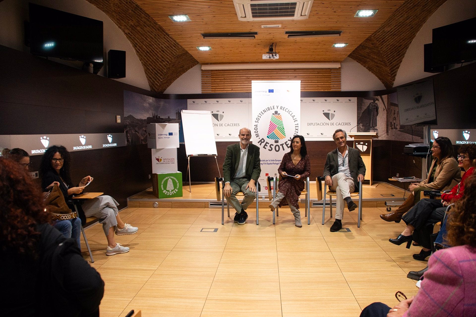 El proyecto Resotex de moda sostenible continúa con cursos a empresas del sector textil El proyecto Resotex de moda sostenible continúa con cursos a empresas del sector textil