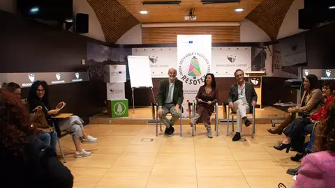 El proyecto Resotex de moda sostenible continúa con cursos a empresas del sector textil El proyecto Resotex de moda sostenible continúa con cursos a empresas del sector textil