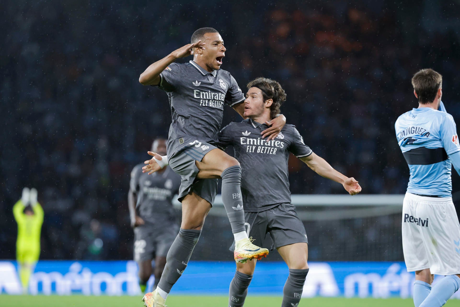 El Madrid derrota al Celta de Vigo con dos goles en un sufrido encuentro El Madrid derrota al Celta de Vigo con dos goles en un sufrido encuentro