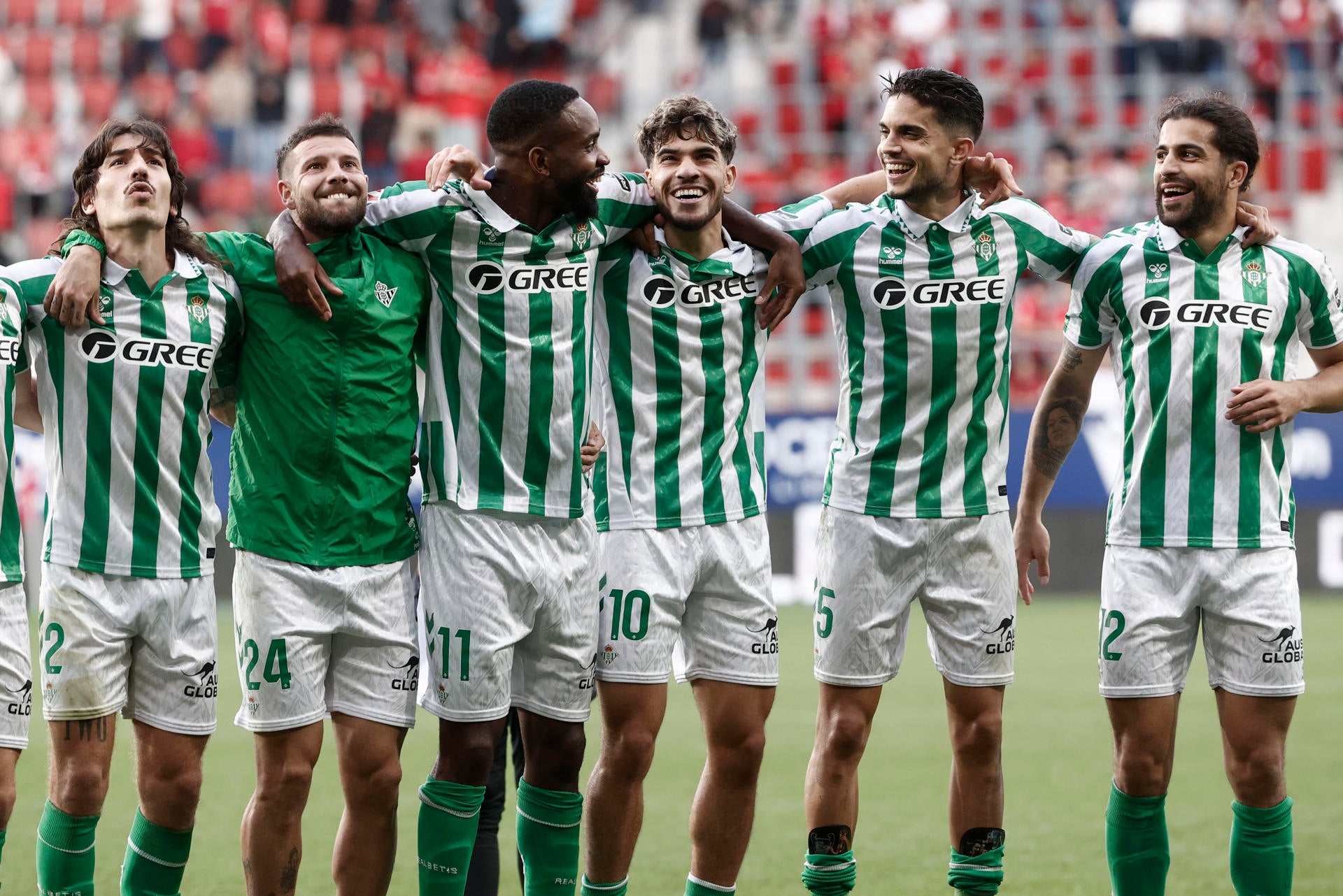 El Betis golea al Osasuna y conquista El Sadar El Betis golea al Osasuna y conquista El Sadar