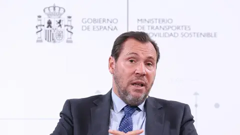 El ministro de Transportes, Óscar Puente, en una imagen de archivo Óscar Puente prevé que la circulación de trenes de Alta Velocidad entre Atocha y Chamartín pueda restablecerse el lunes