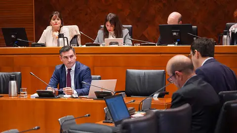 Comisión de Hacienda en las Cortes de Aragón Comisión de Hacienda en las Cortes de Aragón