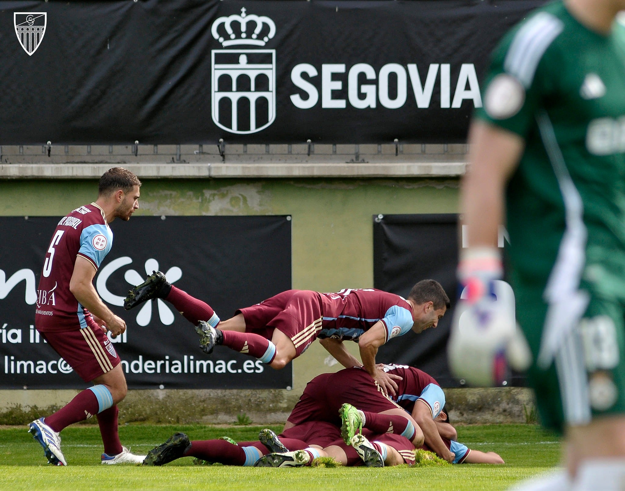 La Segoviana se reencuentra con la victoria ante el Real Unión y el Barça no da opciones al Nava La Segoviana se reencuentra con la victoria ante el Real Unión y el Barça no da opciones al Nava