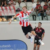 Uno de los momentos del encuentro entre el Fertiberia Balonmano y Balonmano Lanzarote Ciudad de Arrecife Uno de los momentos del encuentro entre el Fertiberia Balonmano y Balonmano Lanzarote Ciudad de Arrecife