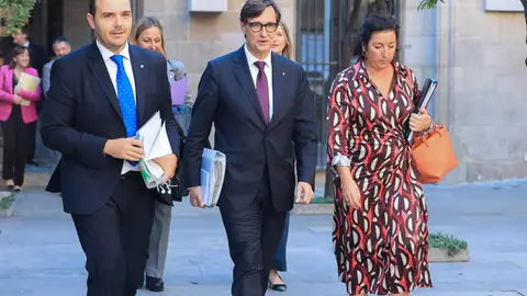 Salvador Illa, amb la consellera d'Economia, Alícia Romero; i el de Presidència, Albert Dalmau Salvador Illa, amb la consellera d'Economia, Alícia Romero; i el de Presidència, Albert Dalmau