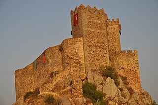Cientos de vecinos de Alburquerque lanzan una llamada de socorro para salvar el Castillo de Luna Cientos de vecinos de Alburquerque lanzan una llamada de socorro para salvar el Castillo de Luna
