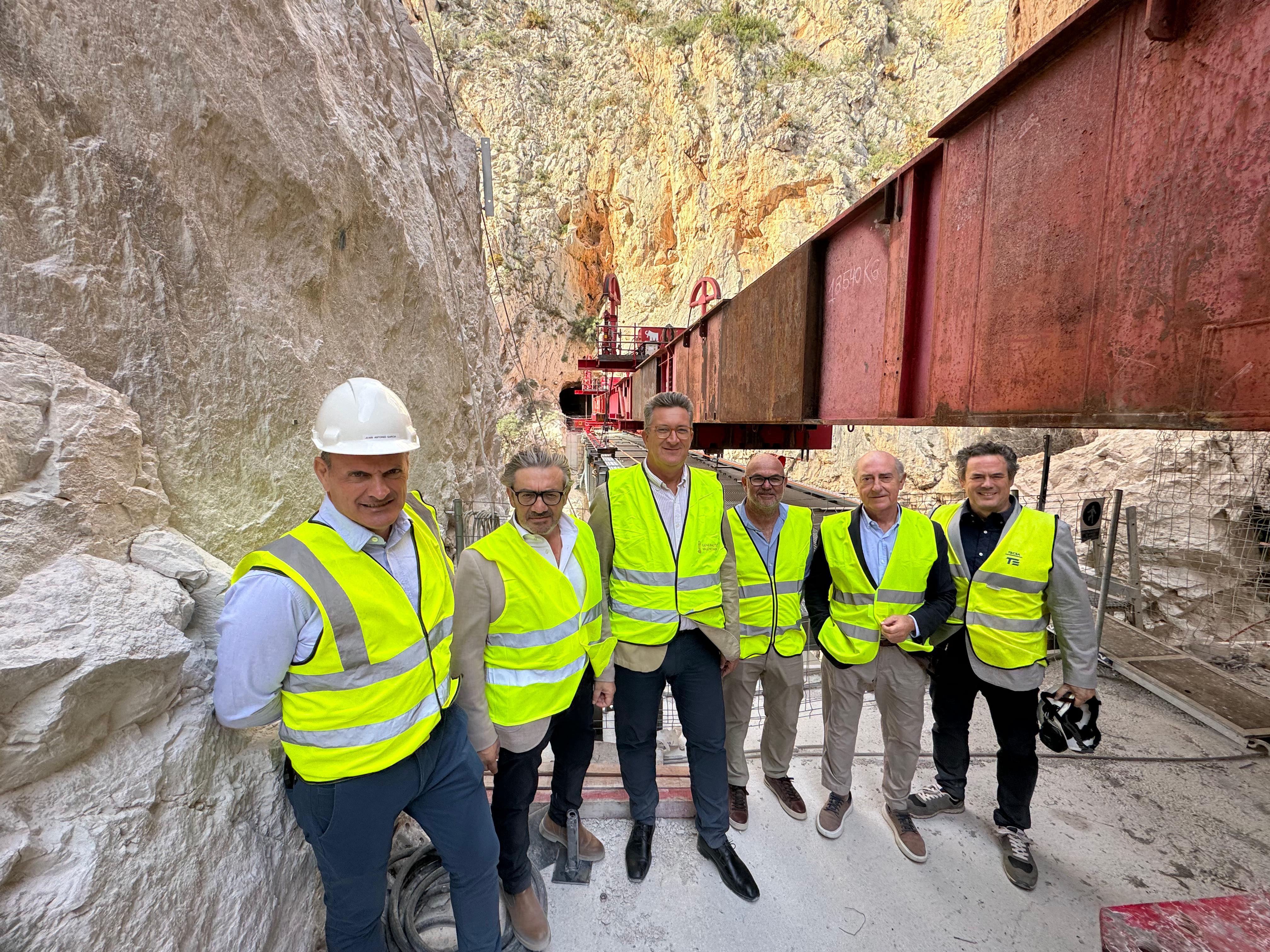 Empieza la instalación del nuevo viaducto ferroviario de Mascarat y de la línea 9 del TRAM entre Benidorm y Dénia Empieza la instalación del nuevo viaducto ferroviario de Mascarat y de la línea 9 del TRAM entre Benidorm y Dénia