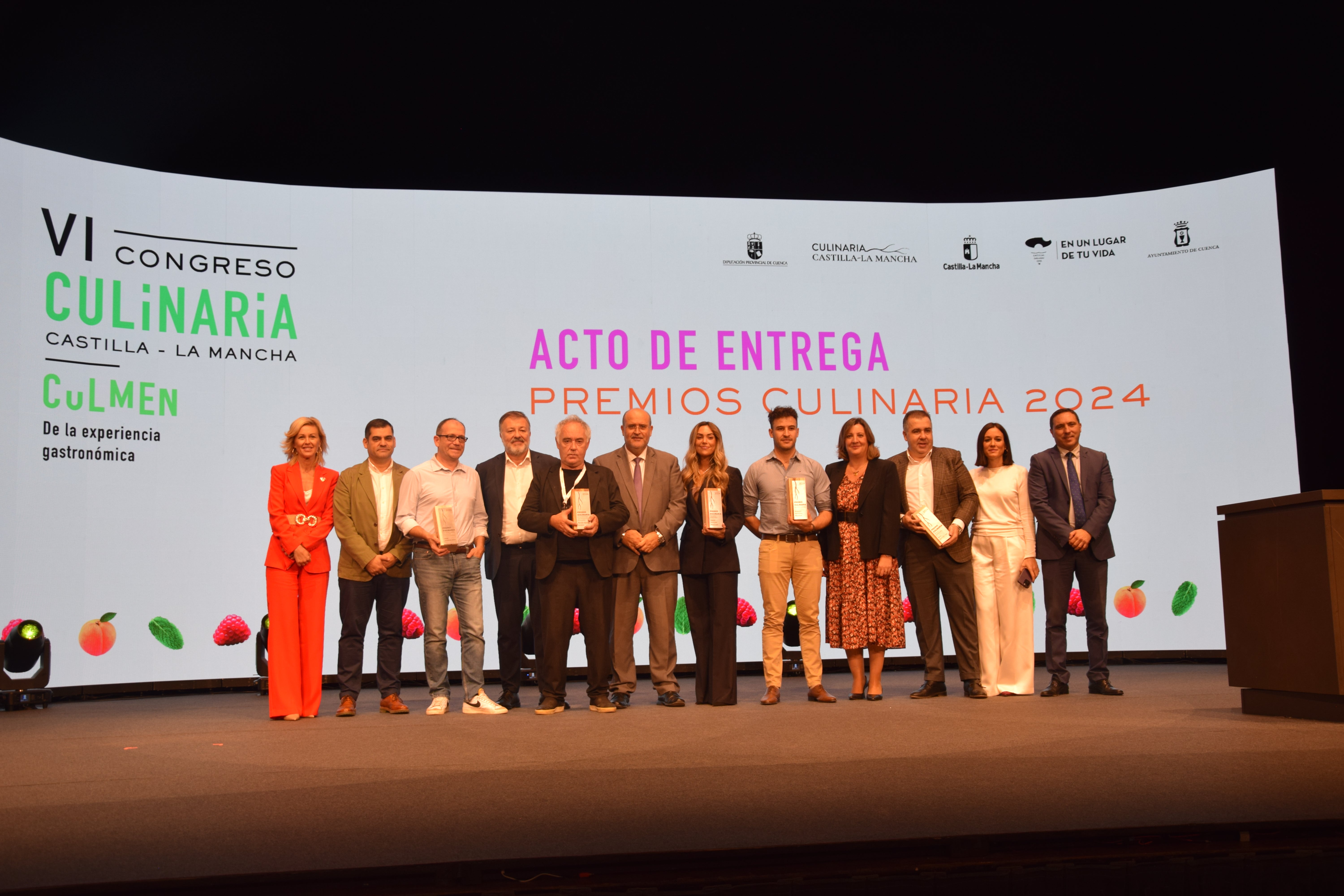 Ferran Adrià recibe el Premio Extraordinario de Culinaria, en Cuenca Ferran Adrià recibe el Premio Extraordinario de Culinaria, en Cuenca