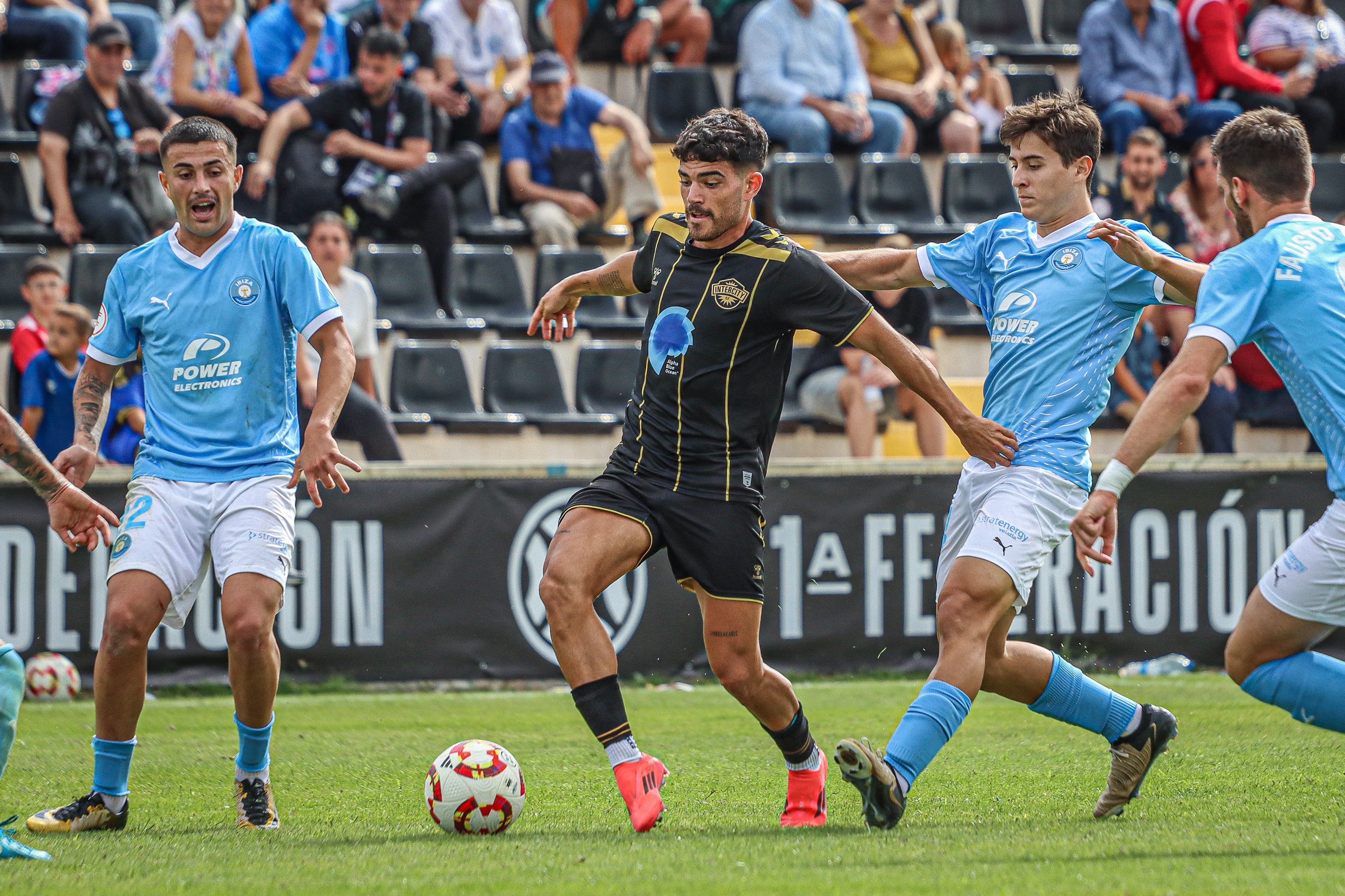 El Hércules sale ileso de Yecla y el Intercity recae El Hércules sale ileso de Yecla y el Intercity recae