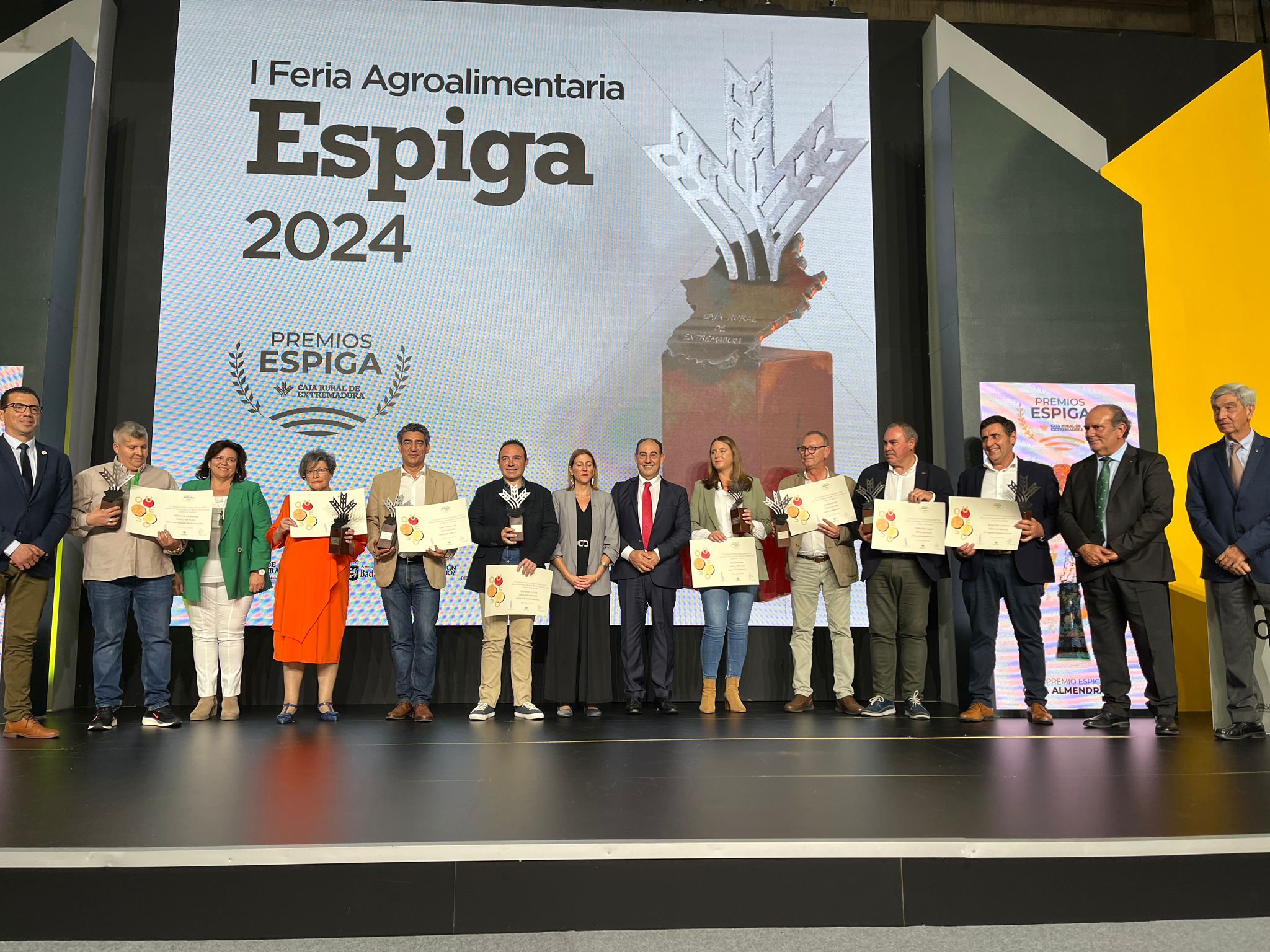 Quesería Doña Francisca gana el Espiga de Oro de Queso de Acehúche, en el primer año de participación de esta DOP Quesería Doña Francisca gana el Espiga de Oro de Queso de Acehúche, en el primer año de participación de esta DOP