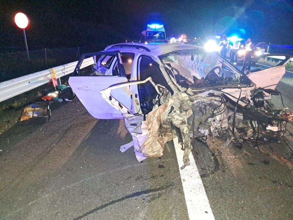 Un conductor kamikaze navarro provoca un accidente en el que ha muerto una mujer embarazada Un conductor kamikaze navarro provoca un accidente en el que ha muerto una mujer embarazada