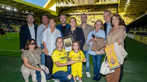 Reconocimiento a la nadadora adaptada Sonia Mañas por superar el reto de nadar 100 piscinas olímpicas Reconocimiento a la nadadora adaptada Sonia Mañas por superar el reto de nadar 100 piscinas olímpicas