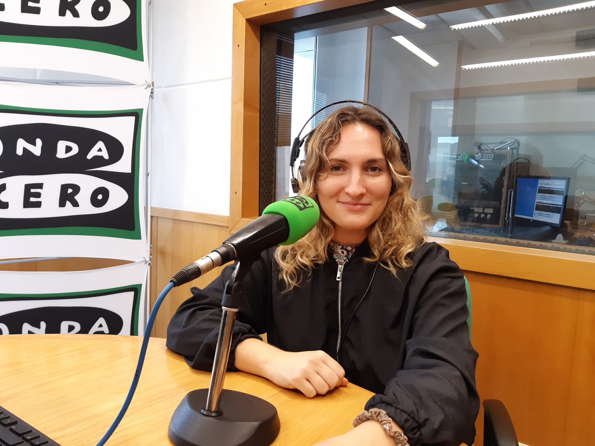 L'artista lleidatana Olga Zoet presenta el seu nou EP "Entre la bellesa i el caos" a l’Espai Orfeó el 25 d’octubre L'artista lleidatana Olga Zoet presenta el seu nou EP "Entre la bellesa i el caos" a l’Espai Orfeó el 25 d’octubre