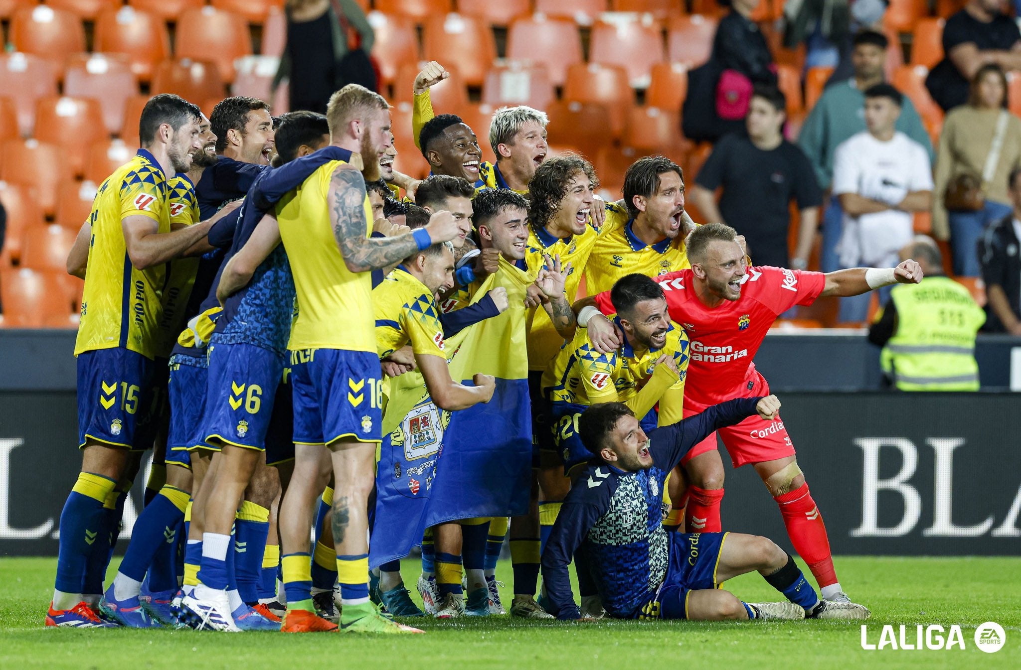 Las naranjas | La anticrónica de Román Pérez González Las naranjas | La anticrónica de Román Pérez González