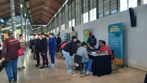 La Feria Educativa de la UEx recala en Badajoz para orientar a más de 2.000 estudiantes preuniversitarios La Feria Educativa de la UEx recala en Badajoz para orientar a más de 2.000 estudiantes preuniversitarios