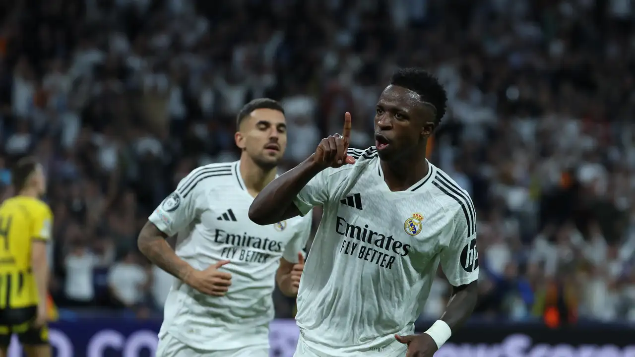 Vinicius celebra uno de sus goles ante el Dortmund en el Bernabéu Vinicius celebra uno de sus goles ante el Dortmund en el Bernabéu
