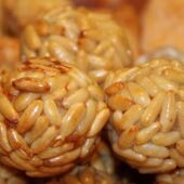Panellets de pinyons