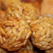 Panellets de pinyons Panellets de pinyons