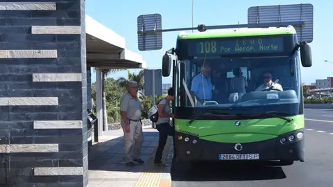 Una guagua de Titsa Una guagua de Titsa