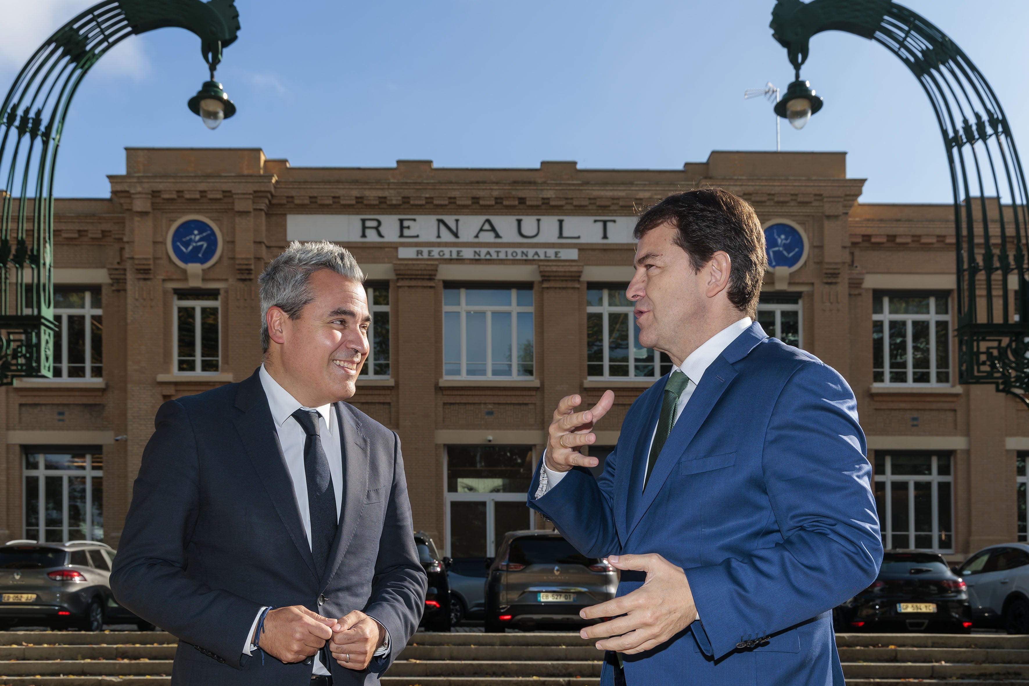 El presidente de la Junta se reúne con la dirección de Renault en París El presidente de la Junta se reúne con la dirección de Renault en París