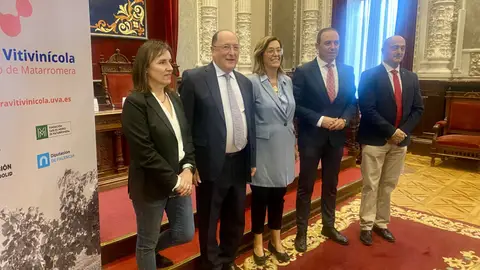 La Cátedra Vitivinícola Carlos Moro de Matarromera se presenta en la Diputación de Palencia .