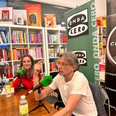 Juan Tallón en la librería Cronopios de Pontevedra para hablar de su nueva novela: "El mejor del mundo" (Anagrama, 2024) Juan Tallón en la librería Cronopios de Pontevedra para hablar de su nueva novela: "El mejor del mundo" (Anagrama, 2024)
