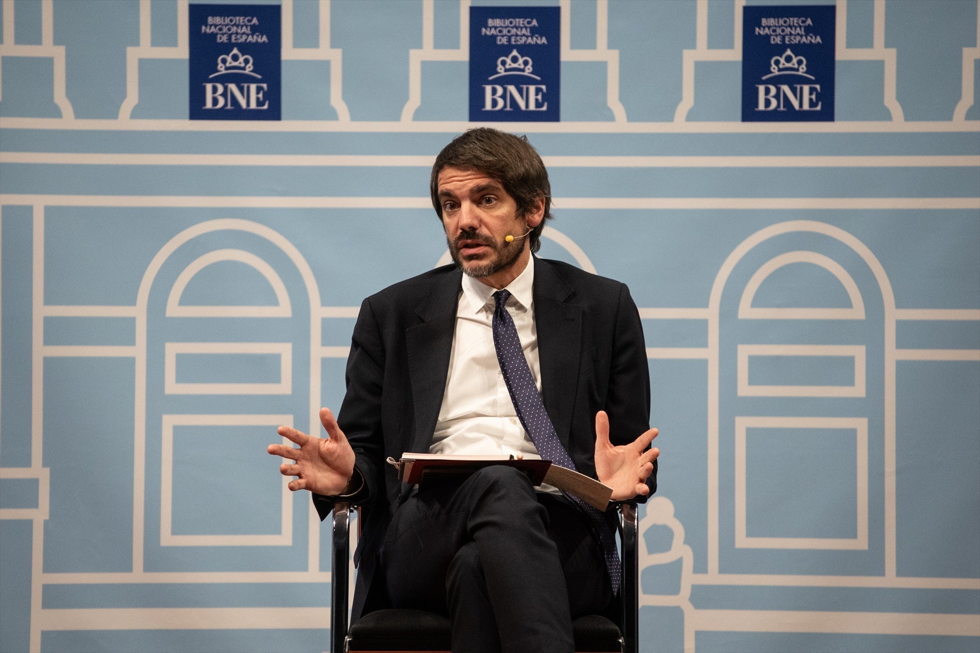 El Gobierno defiende su decreto de RTVE mientras PP y Vox lo califican de "censura" y "cacicada" El Gobierno defiende su decreto de RTVE mientras PP y Vox lo califican de "censura" y "cacicada"