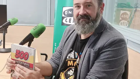 El humorista gráfico alcalaíno Mon presenta su libro "300 caricaturas de ayer, hoy y siempre" José Ramón Pérez Moya "Mon" en Más de uno Alcalá