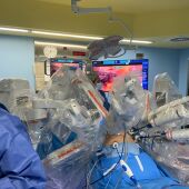 Robot Hugo cirugía ginecológica Hospital de La Ribera