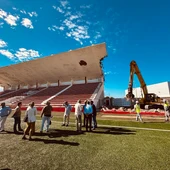 Instantes de la actuación realizada en el estadio Instantes de la actuación realizada en el estadio