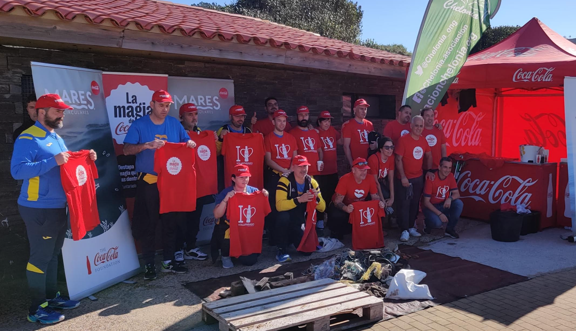 El Ayuntamiento de Ribadesella colabora con el Proyecto Mares Circulares de Coca-Cola para realizar una limpieza en La Playa de Vega El Ayuntamiento de Ribadesella colabora con el Proyecto Mares Circulares de Coca-Cola para realizar una limpieza en La Playa de Vega