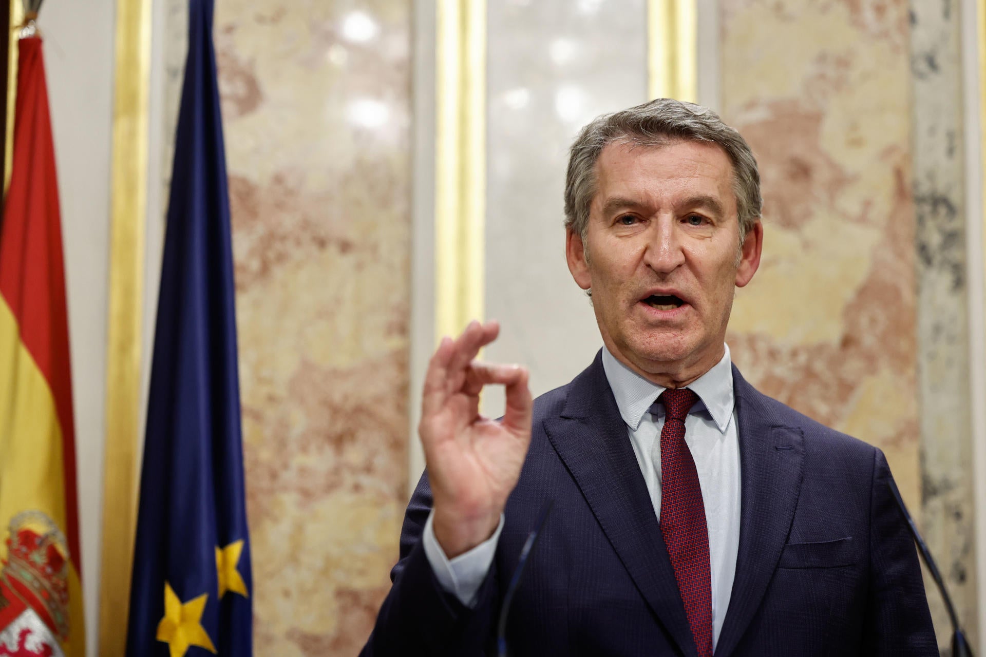 Feijóo cree que Ayuso no está en "condiciones anímicas" para reunirse con Sánchez tras ser "atacada y perseguida" Feijóo cree que Ayuso no está en "condiciones anímicas" para reunirse con Sánchez tras ser "atacada y perseguida"