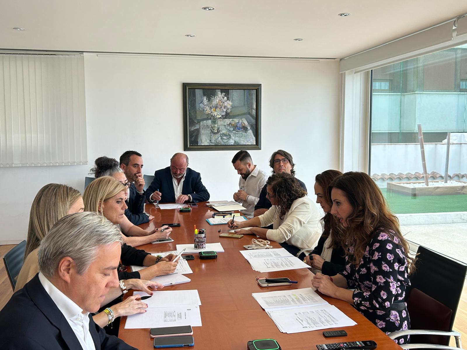 El Patronato de Turismo de Alicante contará el año próximo con un presupuesto de 6,3 millones de euros El Patronato de Turismo de Alicante contará el año próximo con un presupuesto de 6,3 millones de euros