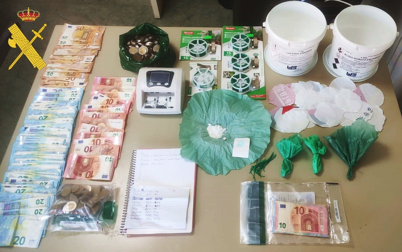 Detenida una familia por vender droga en su domicilio de Níjar Detenida una familia por vender droga en su domicilio de Níjar