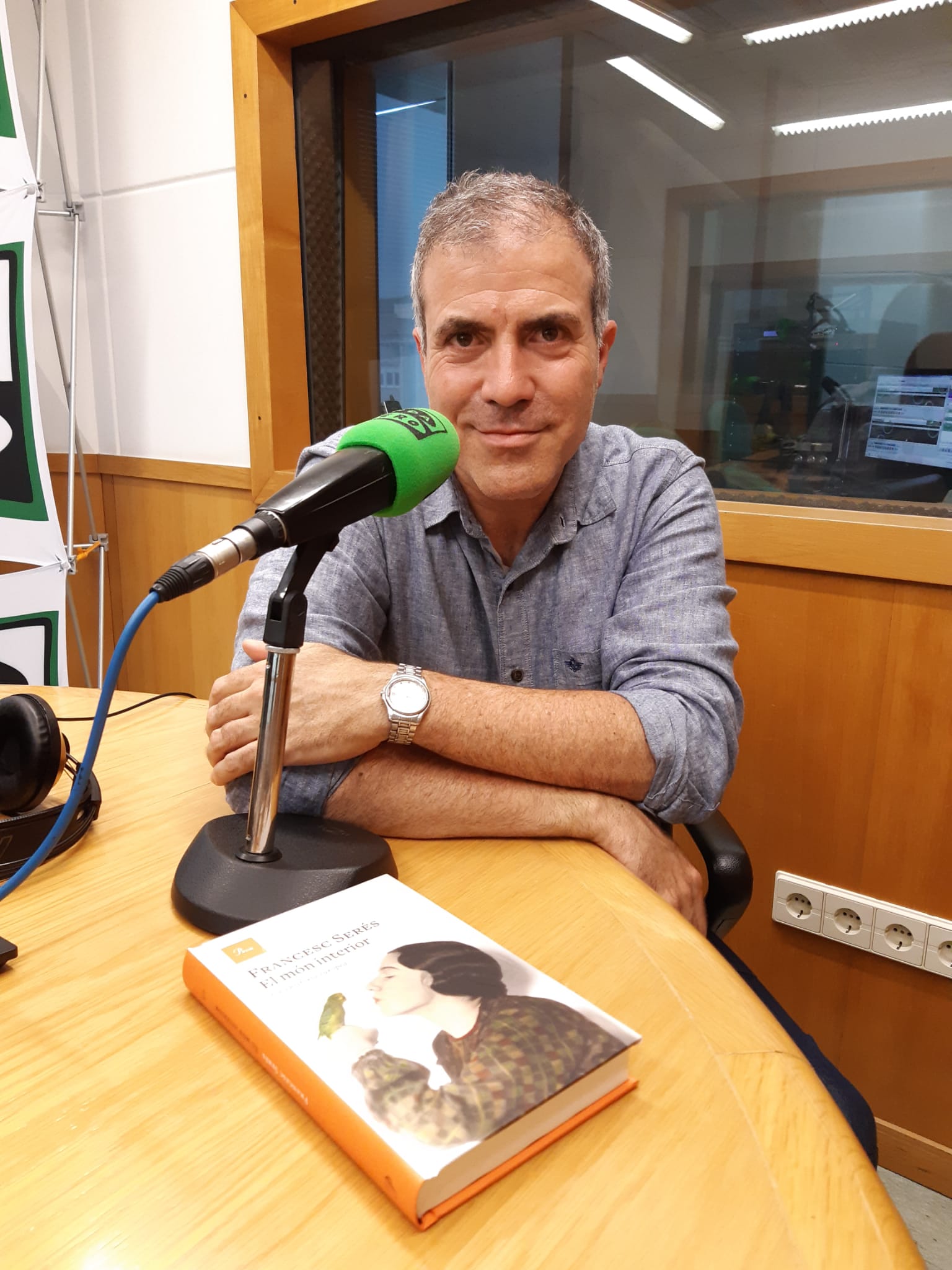 "El món interior" de Francesc Serés, un viatge personal marcat per la història i les guerres europees "El món interior" de Francesc Serés, un viatge personal marcat per la història i les guerres europees
