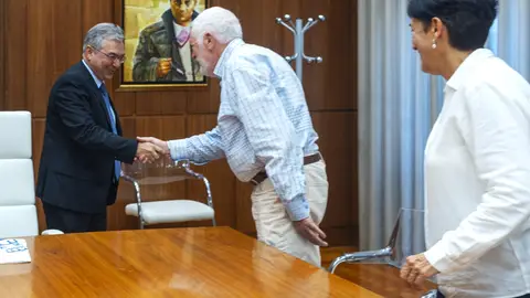 AA Deputación colabora co equipo de Michel Poulain para explorar a posibilidade de que a provincia de Ourense sexa declarada “Zona Azul” AA Deputación colabora co equipo de Michel Poulain para explorar a posibilidade de que a provincia de Ourense sexa declarada “Zona Azul”