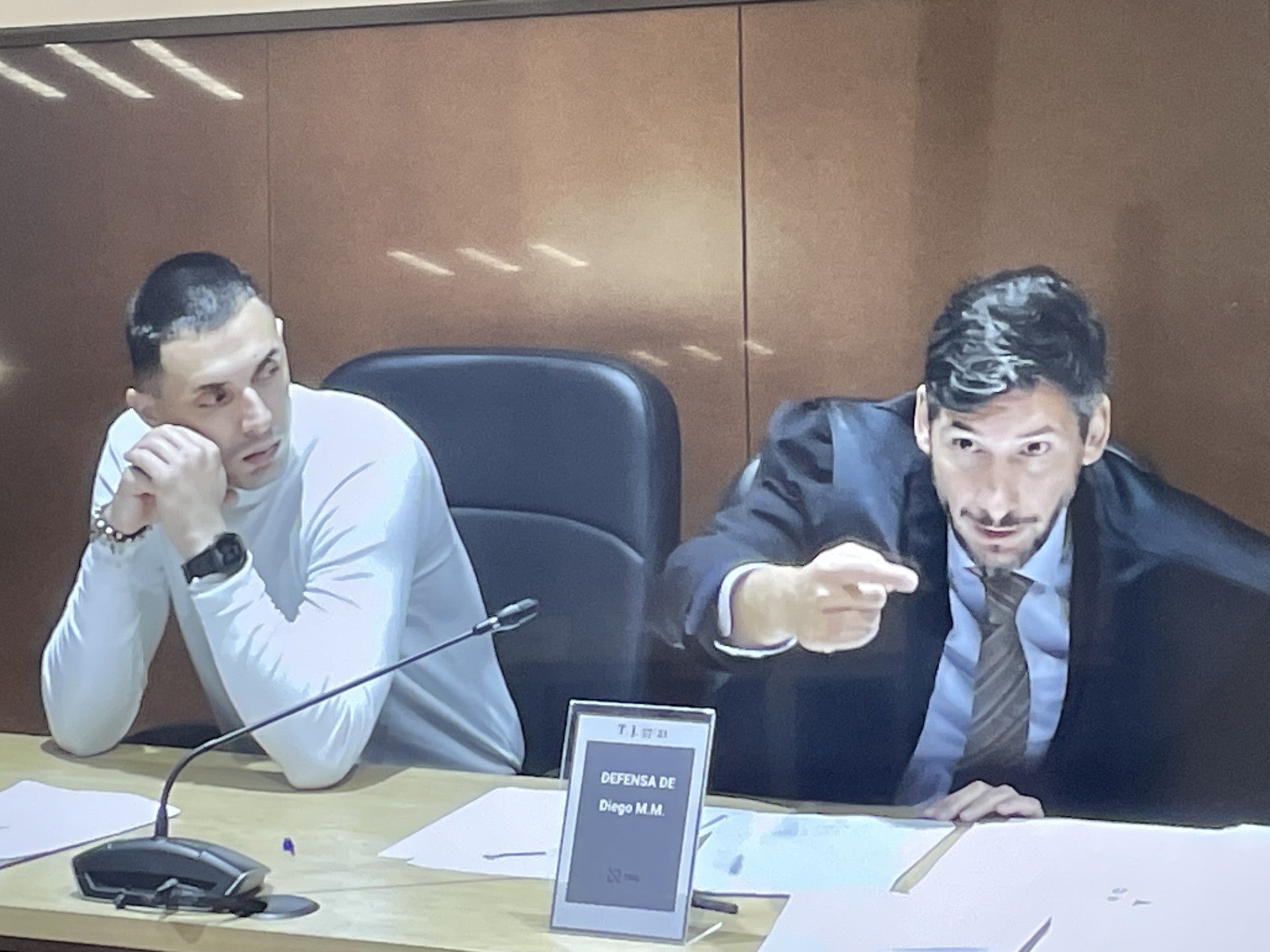 Tres testigos escucharon a uno de los acusados amenazar con "clavar un puñal en el corazón" a Samuel Luiz Tres testigos escucharon a uno de los acusados amenazar con "clavar un puñal en el corazón" a Samuel Luiz