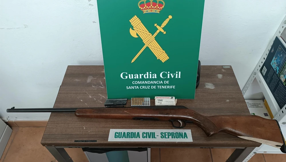Este es el rifle incautado con el que presuntamente tiroteo a los animales Este es el rifle incautado con el que presuntamente tiroteo a los animales