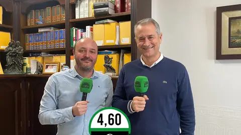 José Manuel Jiménez y Pepe Reina, director deportivo del Club Baloncesto Morón. José Manuel Jiménez y Pepe Reina, director deportivo del Club Baloncesto Morón.