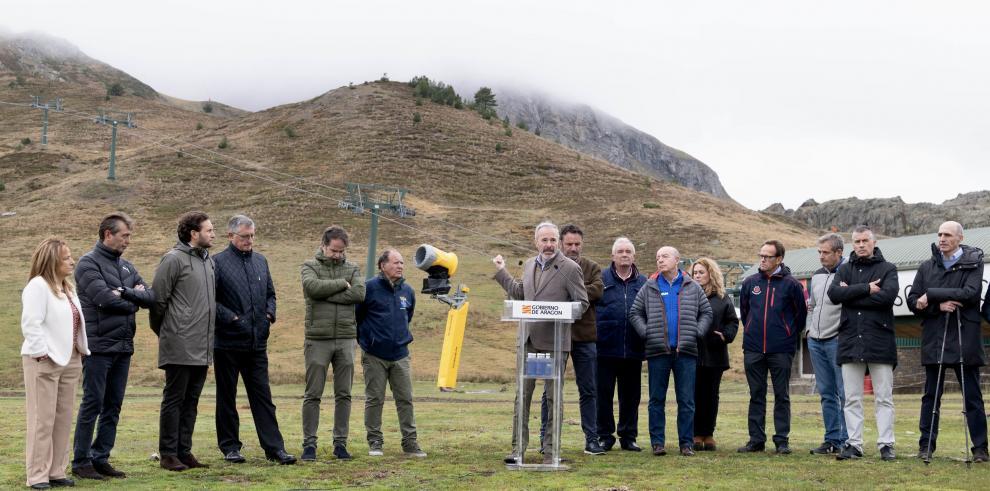 Aragón invertirá 78 millones de euros en cañones de nieve artificial Aragón invertirá 78 millones de euros en cañones de nieve artificial