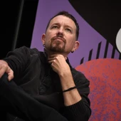 Pablo Iglesias anuncia la reapertura de la taberna Garibaldi en Lavapiés gracias a un crowdfunding de 140.000 euros Pablo Iglesias anuncia la reapertura de la taberna Garibaldi en Lavapiés gracias a un crowdfunding de 140.000 euros