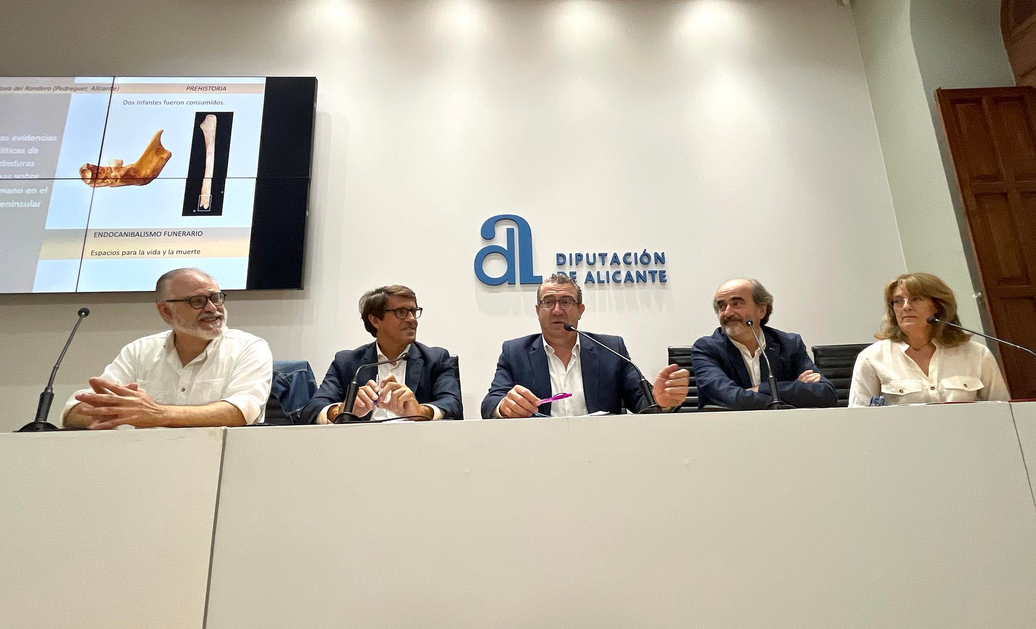 Hallan la primera evidencia de canibalismo infantil ritual del Neolítico en la Comunitat Valenciana Hallan la primera evidencia de canibalismo infantil ritual del Neolítico en la Comunitat Valenciana