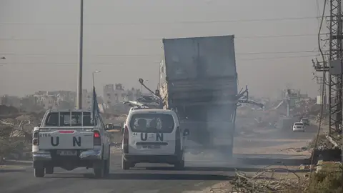 Zona de Gaza destruida tras un ataque israelí Se suspenden los servicios médicos de emergencia en el norte de Gaza por el asedio israelí