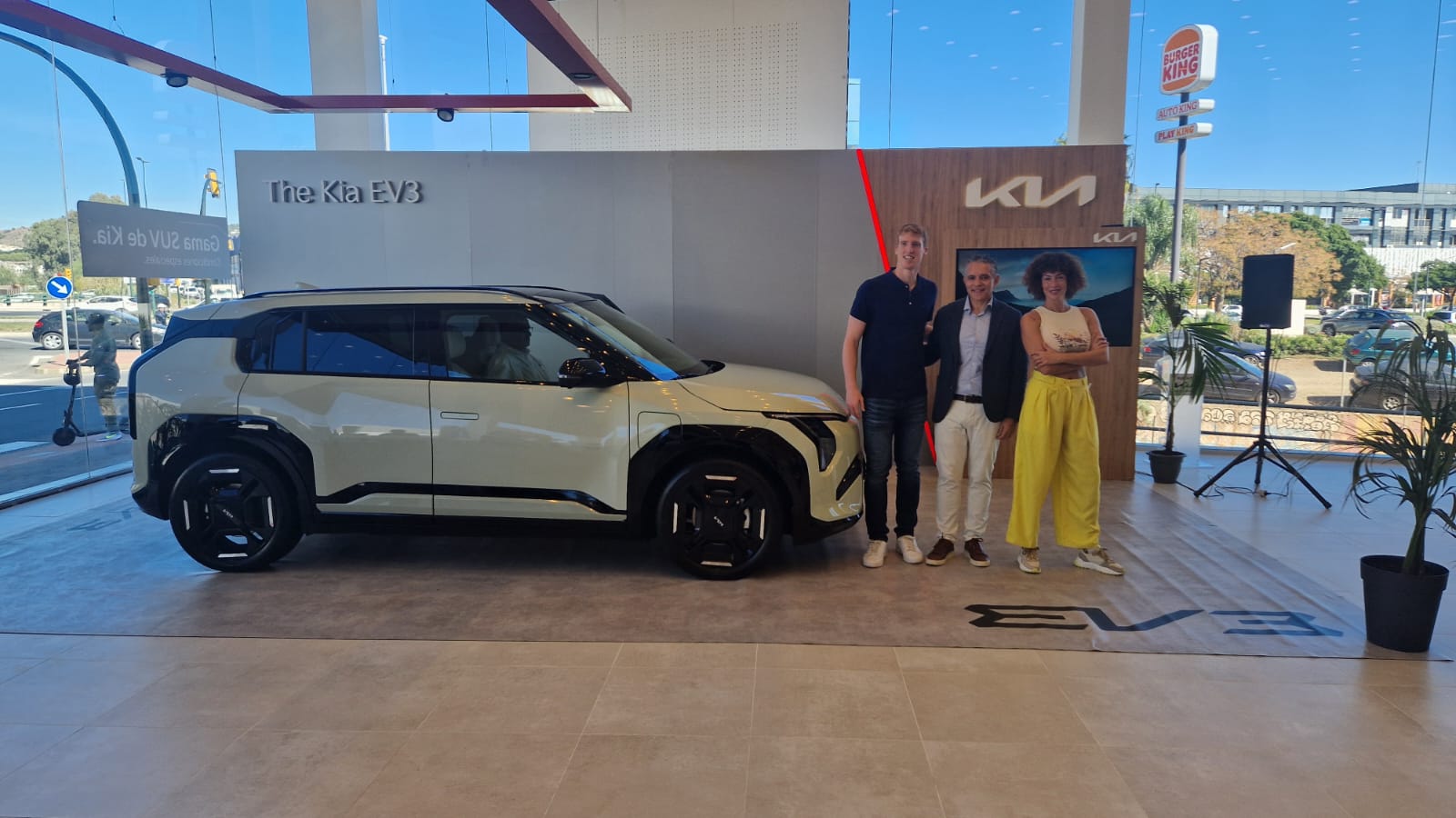 Ruedatur presenta en primicia el nuevo modelo KIA EV3 Ruedatur presenta en primicia el nuevo modelo KIA EV3