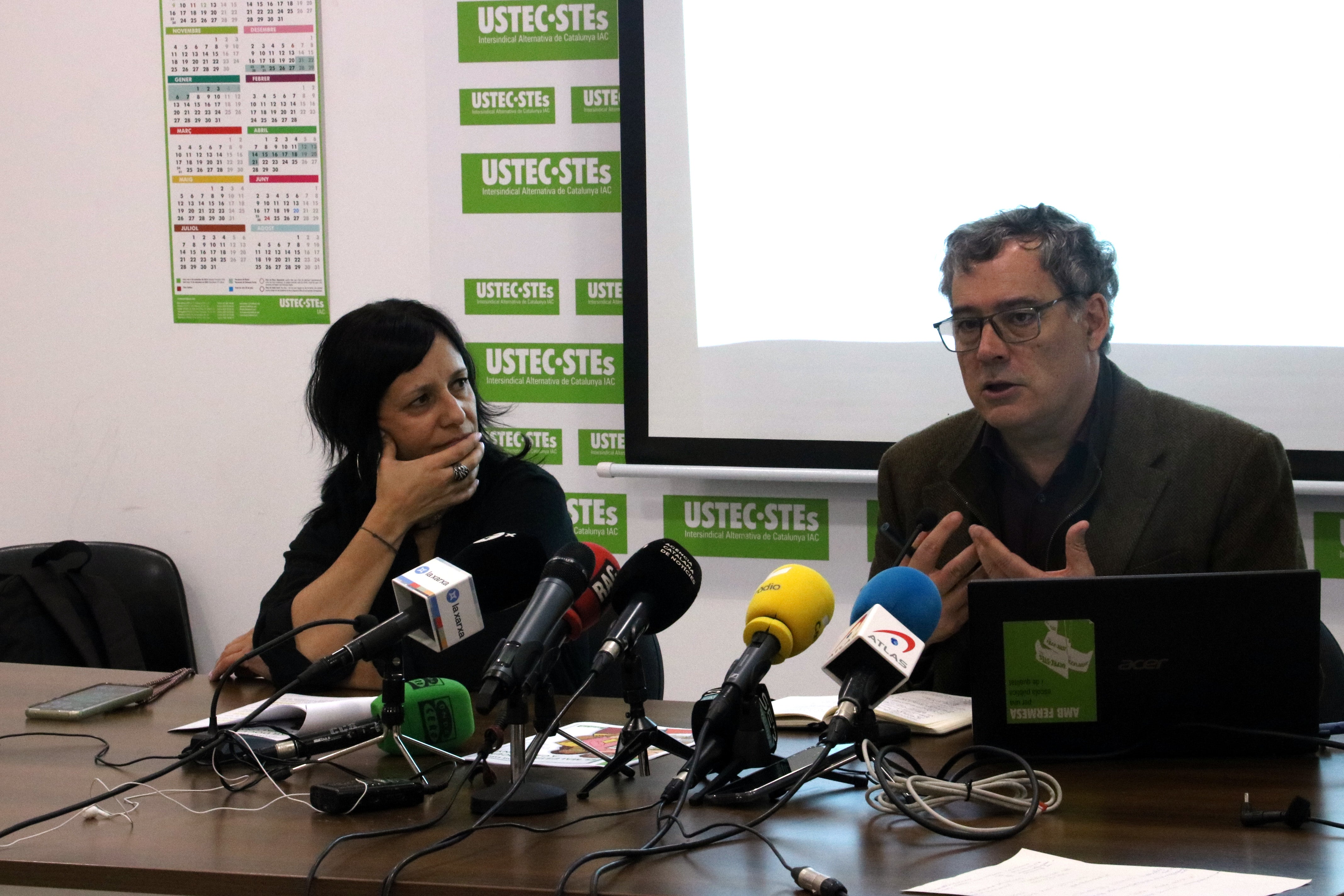 Més d'un terç dels professors catalans s'han plantejat deixar la feina Més d'un terç dels professors catalans s'han plantejat deixar la feina