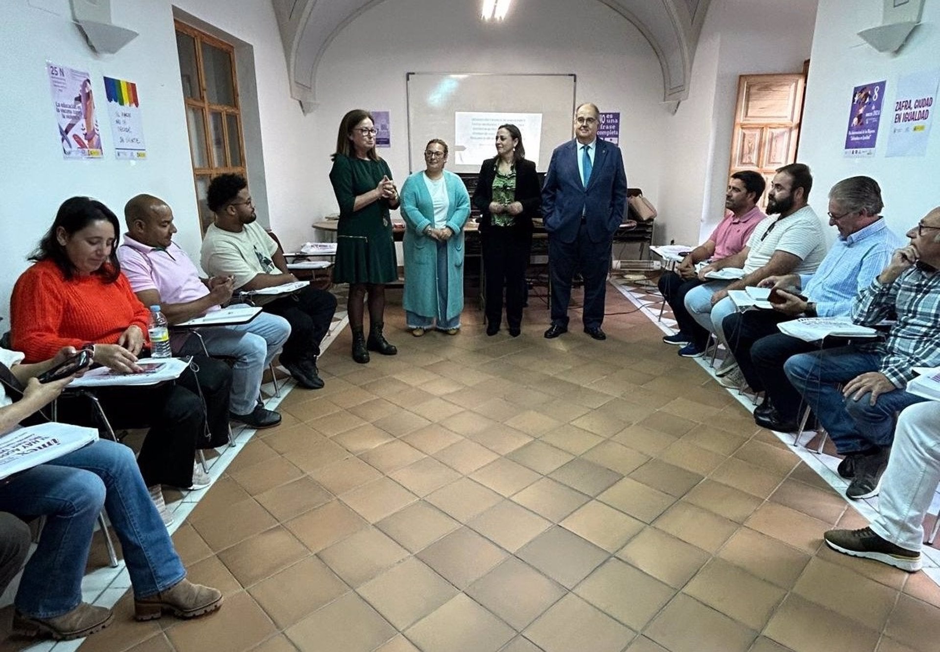 El IMEX formará a los taxistas de Extremadura que trasladan a mujeres víctimas de violencia de género El IMEX formará a los taxistas de Extremadura que trasladan a mujeres víctimas de violencia de género